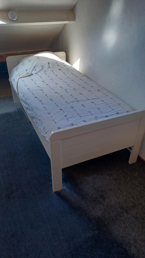 Elektrisch verstelbaar seniorenbed hoge instap. 90x200, Huis en Inrichting, Slaapkamer | Bedden, Gebruikt, Eenpersoons, 90 cm