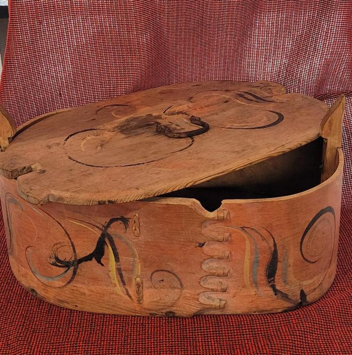 Noorse volkskunst bewaardoos, Antiek en Kunst, Antiek | Woonaccessoires, Ophalen of Verzenden