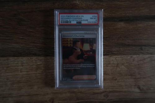 Giovanni's 151 SIR #204 PSA8, Hobby en Vrije tijd, Verzamelkaartspellen | Pokémon, Nieuw, Losse kaart, Ophalen of Verzenden