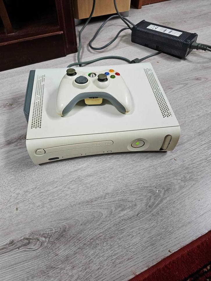 Xbox 360 met controller!, Spelcomputers en Games, Spelcomputers | Xbox 360, Gebruikt, Met 1 controller, Ophalen