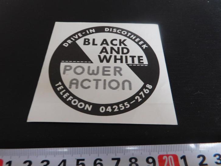 sticker  Black and White Power Action Drive-in Discotheek, Verzamelen, Stickers, Zo goed als nieuw, Ophalen
