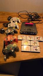 N64 met 5 controllers en heel veel spellen, Spelcomputers en Games, Ophalen of Verzenden, Zo goed als nieuw, Met 3 controllers of meer