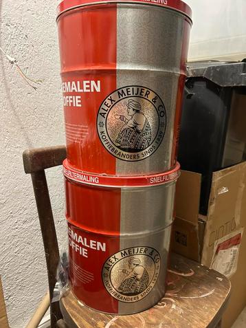 2 koffieblikken beschikbaar voor biedingen
