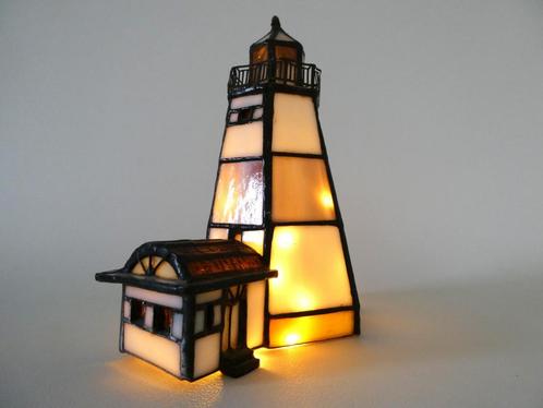 Vuurtoren met huisje lamp in glas in lood tiffany stijl, Antiek en Kunst, Curiosa en Brocante, Ophalen of Verzenden
