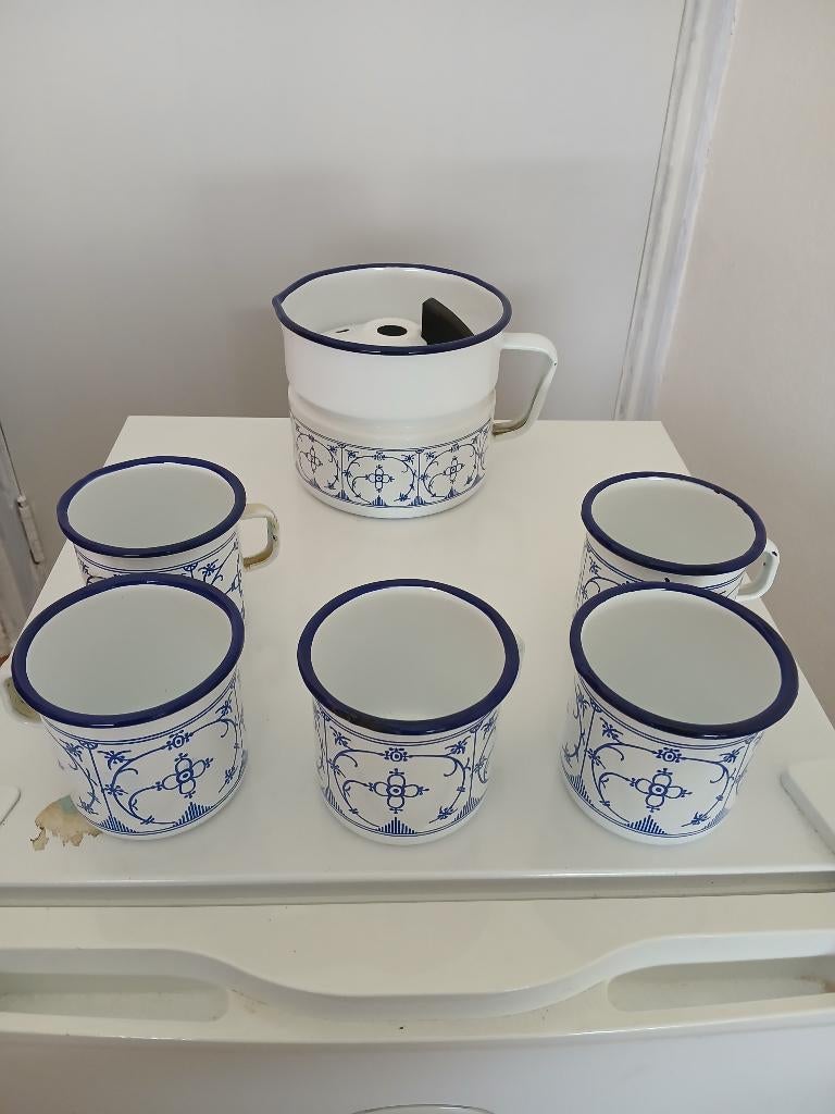 METALEN MELKKAN + 5 BEKERS SAKSICH BLAUW, Ophalen, Zo goed als nieuw, Overige stijlen, Kop(pen) en/of Schotel(s)
