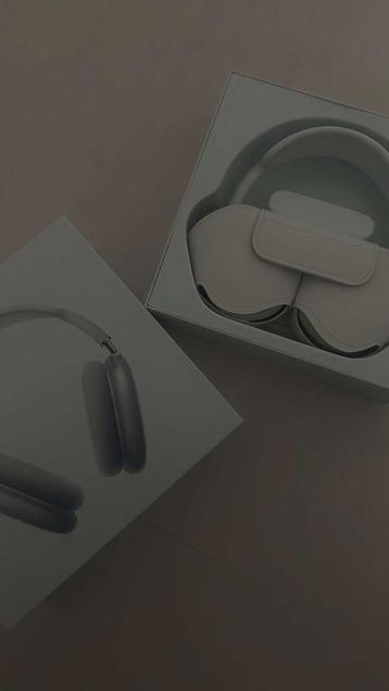 Airpods pro max Zwart-Silver beschikbaar voor biedingen