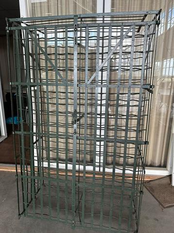 Metalen Wijnrek met Deur - Vintage Stijl beschikbaar voor biedingen