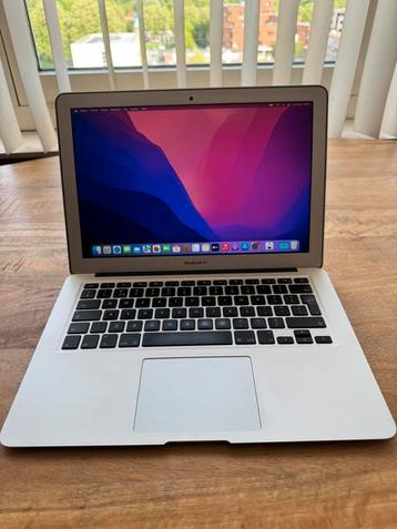 Apple MacBook Air 13” early 2015 1,6 Ghz intel i5 4GB 256GB beschikbaar voor biedingen