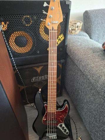 Fender Jazz bass V beschikbaar voor biedingen
