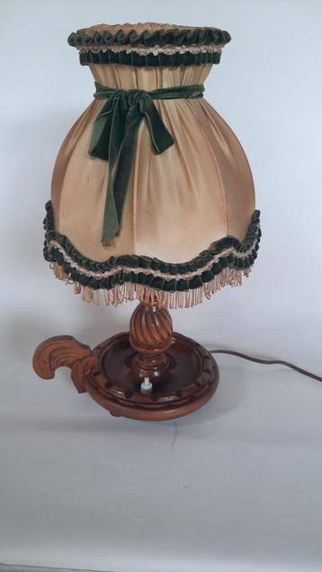 Tafellamp uit groot moeders tijd, lees de beschrijving  beschikbaar voor biedingen