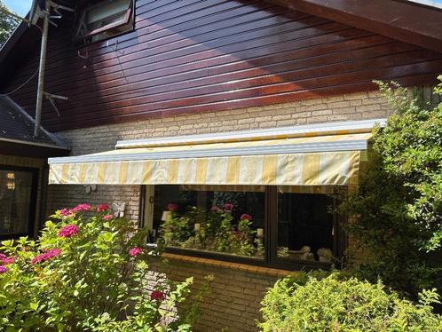 Zonnescherm elektrisch, Tuin en Terras, Zonneschermen, Zo goed als nieuw, Knikarmscherm, 150 tot 300 cm, 250 cm tot 450 cm, Elektrisch