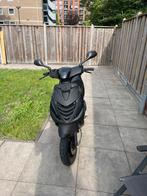 Piaggio zip 4 takt, Fietsen en Brommers, Scooters | Piaggio, Ophalen, Maximaal 45 km/u, Zip, Zo goed als nieuw