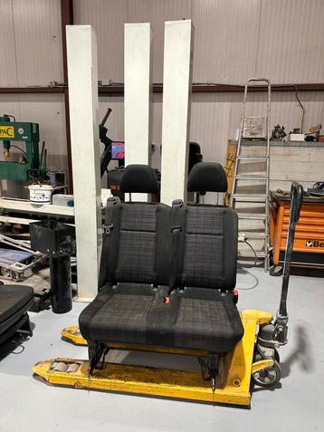 Mercedes vito bank. 2e zitrij beschikbaar voor biedingen