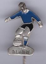 BELVERDERE voetballer zilvervoetje speldje ( Y_010 ), Verzamelen, Speldjes, Pins en Buttons, Verzenden, Zo goed als nieuw, Sport