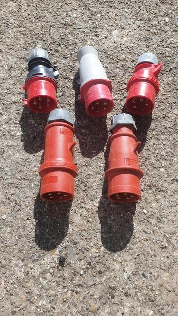 Diverse 400V krachtstroom stekkers beschikbaar voor biedingen