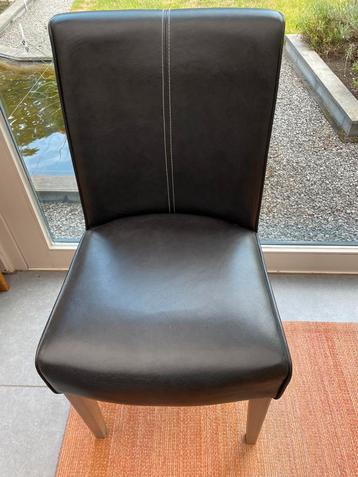 2 eetkamerstoelen van Henders en Hazel beschikbaar voor biedingen