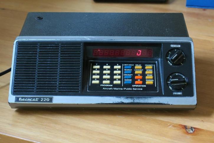 Bearcat 220 + manual. Verkocht als defect., Telecommunicatie, Scanners, Gebruikt, Minder dan 30 kanalen, Verzenden