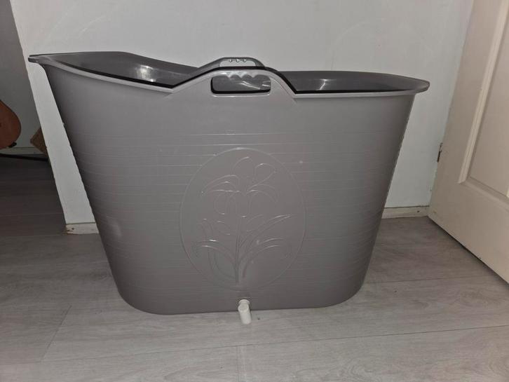 Grijze Kunststof zitbad bathbucket Ekeo met Handgreep, Huis en Inrichting, Badkamer | Badkamermeubels, Gebruikt, Ophalen