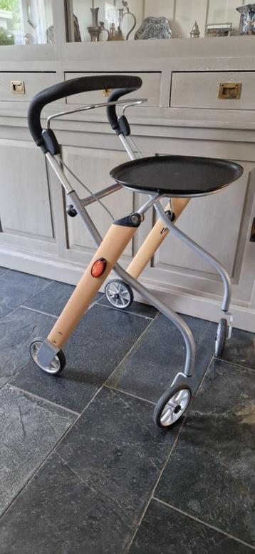 te koop mooie Trust binnenrollator beschikbaar voor biedingen