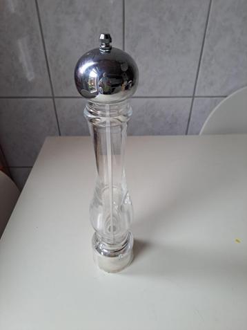 Kunststof pepermolen van 30 cm hoog. beschikbaar voor biedingen