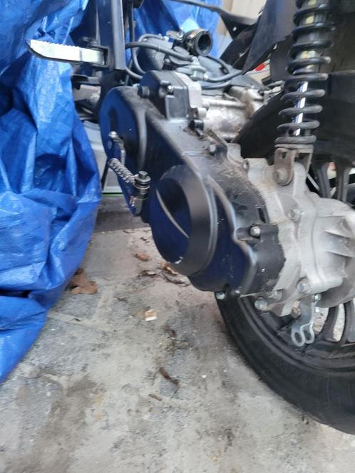 Injectie blok net in gereden/ uitlaat / agm vreem, Fietsen en Brommers, Brommeronderdelen | Scooters, Zo goed als nieuw, Blok
