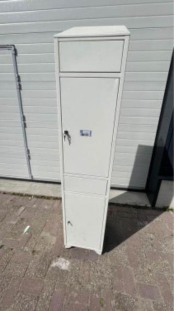 lockerkast kluisjes  beschikbaar voor biedingen