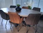 Zo goed als nieuwe ovalen eettafel met visgraat, Huis en Inrichting, Tafels | Eettafels, Ophalen, 100 tot 150 cm, 200 cm of meer