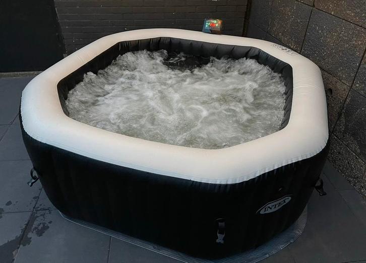 Intex Pure Spa Jet & Bubble Deluxe opblaasbare spa, Tuin en Terras, Bubbelbaden en Hottubs, Zo goed als nieuw, Grondzeil, Ophalen of Verzenden
