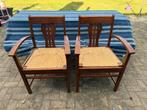Set van 2 vintage armstoelen (massief hout, biezen zitting), Antiek en Kunst, Antiek | Meubels | Stoelen en Banken, Ophalen
