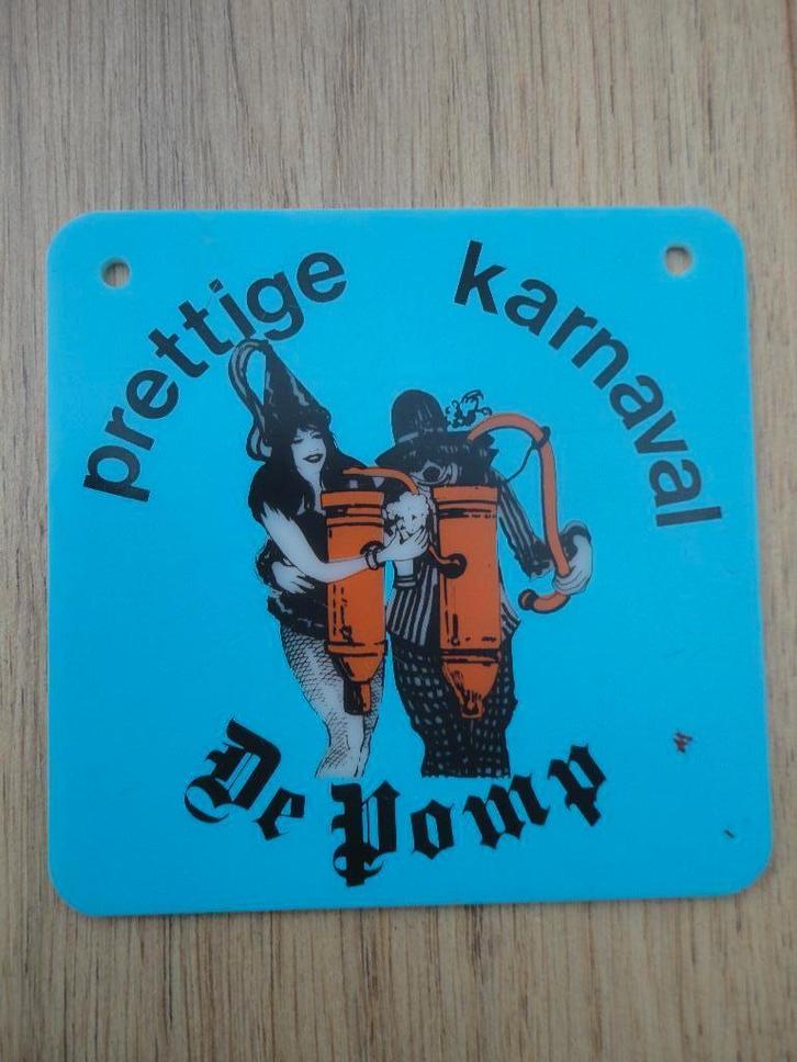 Carnavals embleem Tilburg Kruikenstad De Pomp, Kleding | Heren, Carnavalskleding en Feestkleding, Gedragen, Accessoires, Carnaval