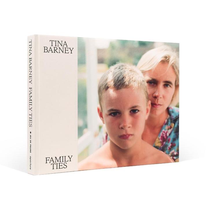 Tina Barney - Family Ties, Boeken, Kunst en Cultuur | Fotografie en Design, Nieuw, Fotografen, Ophalen of Verzenden