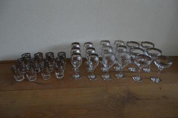 oosters glasservies beschikbaar voor biedingen
