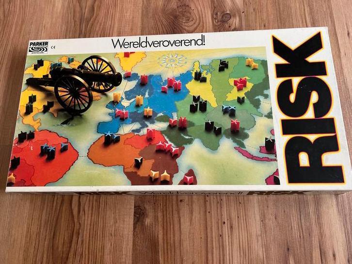 Risk Bordspel - Verover de Wereld!, Hobby en Vrije tijd, Gezelschapsspellen | Bordspellen, Gebruikt, Drie of vier spelers, Ophalen of Verzenden
