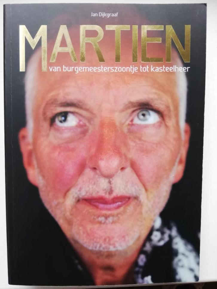 Martien -burgemeesterszoontje tot kasteelheer- Jan Dijkgraaf, Boeken, Biografieën, Nieuw, Film, Tv en Media, Ophalen of Verzenden