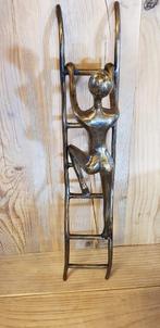 MAN OP LADDER / brons / wanddecoratie / 50 cm / AANBIEDING, Nieuw, Ophalen of Verzenden