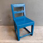 Oud blauw houten stoeltje, Kinderen en Baby's, Kinderstoelen, Gebruikt, Ophalen of Verzenden