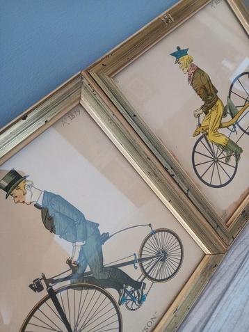Set oude prenten achter glas in houten vergulde lijst  beschikbaar voor biedingen