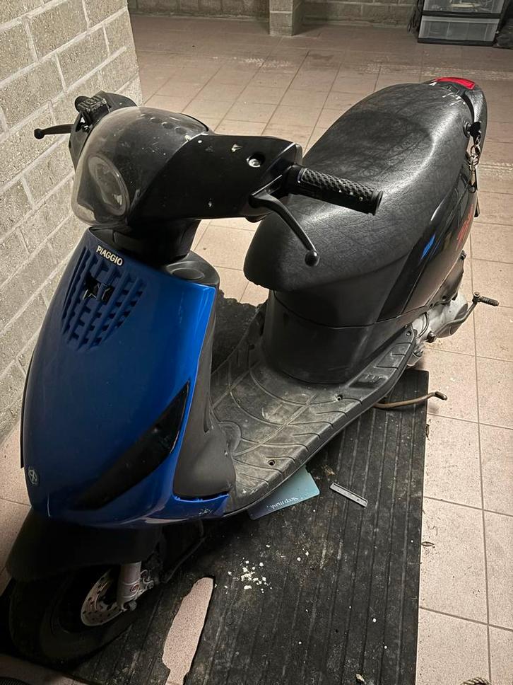 Piaggio Zip 125cc met wok geel kentekenplaat 4takt, Fietsen en Brommers, Scooters | Piaggio, Gebruikt, Overige modellen, Benzine