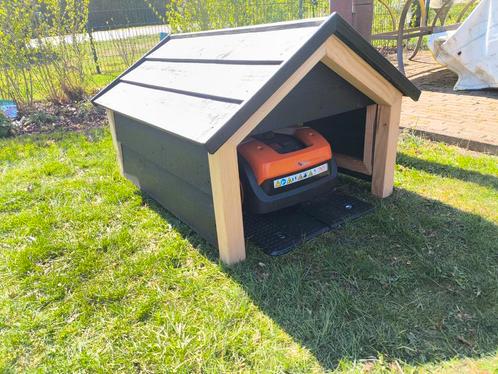 robotmaaier garage/ huisje/ overkapping, Tuin en Terras, Robotmaaiers, Nieuw, Ophalen