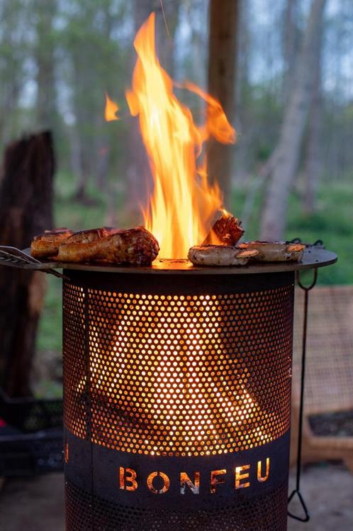 Bonfeu BonVes 45 + planchaplaat, Tuin en Terras, Houtskoolbarbecues, Zo goed als nieuw, Ophalen