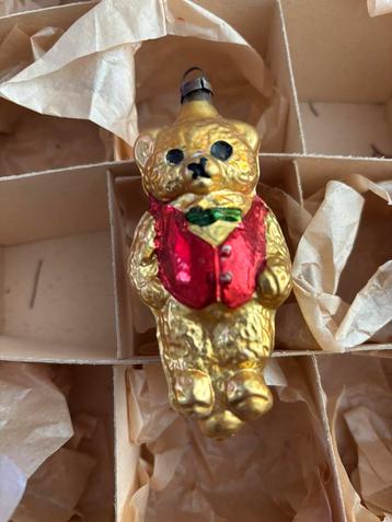 Oude kerstbal beschikbaar voor biedingen