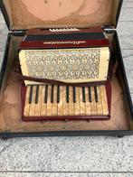 Universal accordeon met koffer erfstuk, Muziek en Instrumenten, Accordeons, Ophalen of Verzenden