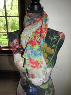 F1635 sjaal grijs rood blauw bloemen rozen, Kleding | Dames, Mutsen, Sjaals en Handschoenen, Verzenden, Zo goed als nieuw, Sjaal
