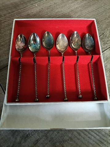 6 vintage verzilverde theelepels in originele doos. beschikbaar voor biedingen