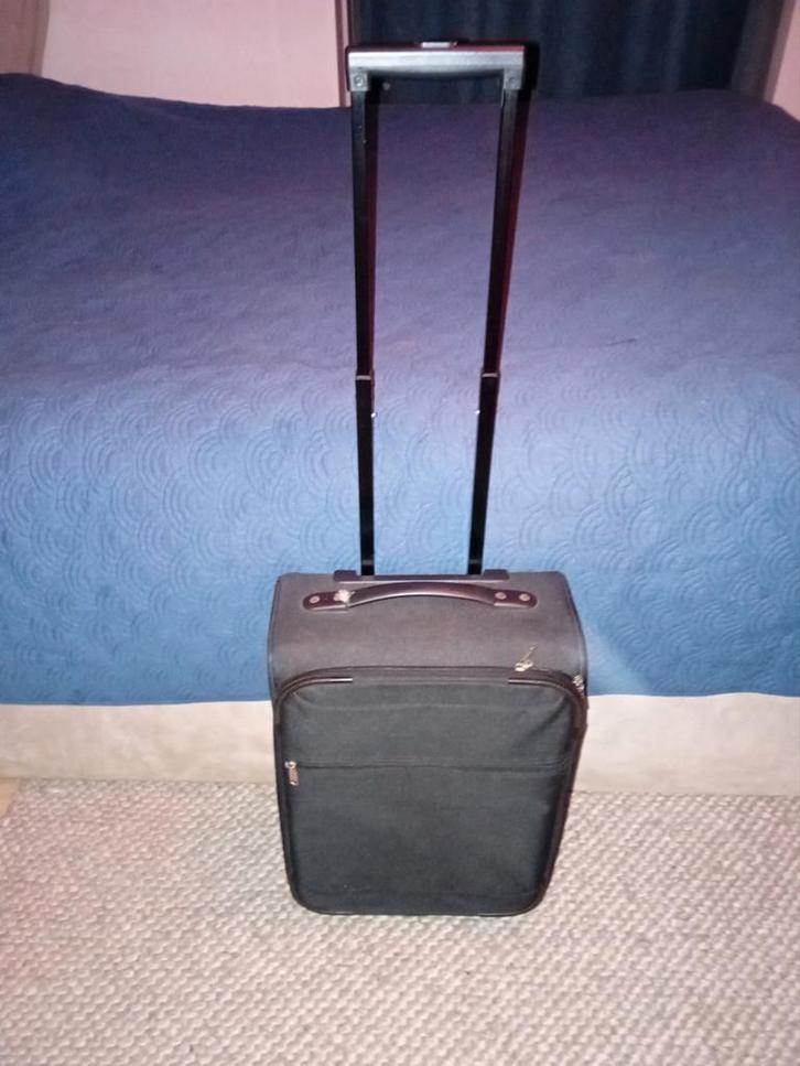 Compacte trolley / handbagage koffer, Sieraden, Tassen en Uiterlijk, Koffers, Zo goed als nieuw, Overige materialen, Minder dan 50 cm