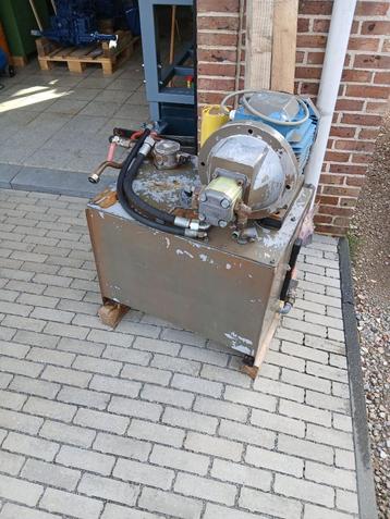 Hydraulische groep beschikbaar voor biedingen