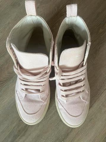 COPENHAGEN       mooie sneakers    MAAT 38 ALS NIEUW IN DOOS beschikbaar voor biedingen