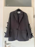 Donker grijze blazer van loavies met strikjes, Kleding | Dames, Ophalen of Verzenden, Zo goed als nieuw, Grijs