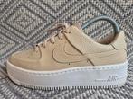 Nike Air Force 1 Sage Low 'Desert Ore' 37.5, Kleding | Dames, Schoenen, Overige kleuren, Nike, Ophalen of Verzenden, Sneakers of Gympen