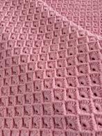 Gehaakte (baby)deken roze 135x135, Huis en Inrichting, Woonaccessoires | Plaids en Woondekens, Ophalen, Nieuw